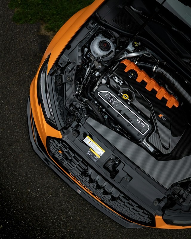 Manutenção de motor e câmbio